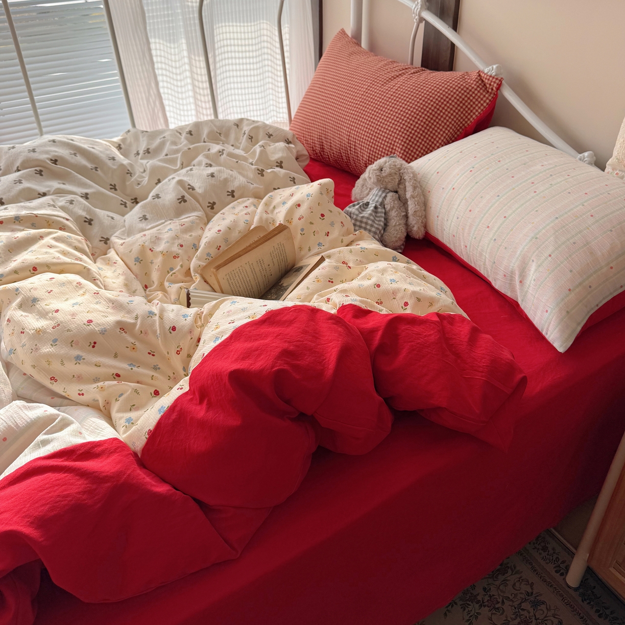 91家纺网 家纺一手货源 找家纺 轻奢坊 2026春夏新款皱皱纱双层纱拼接复古四件套-集梦 集梦彩虹