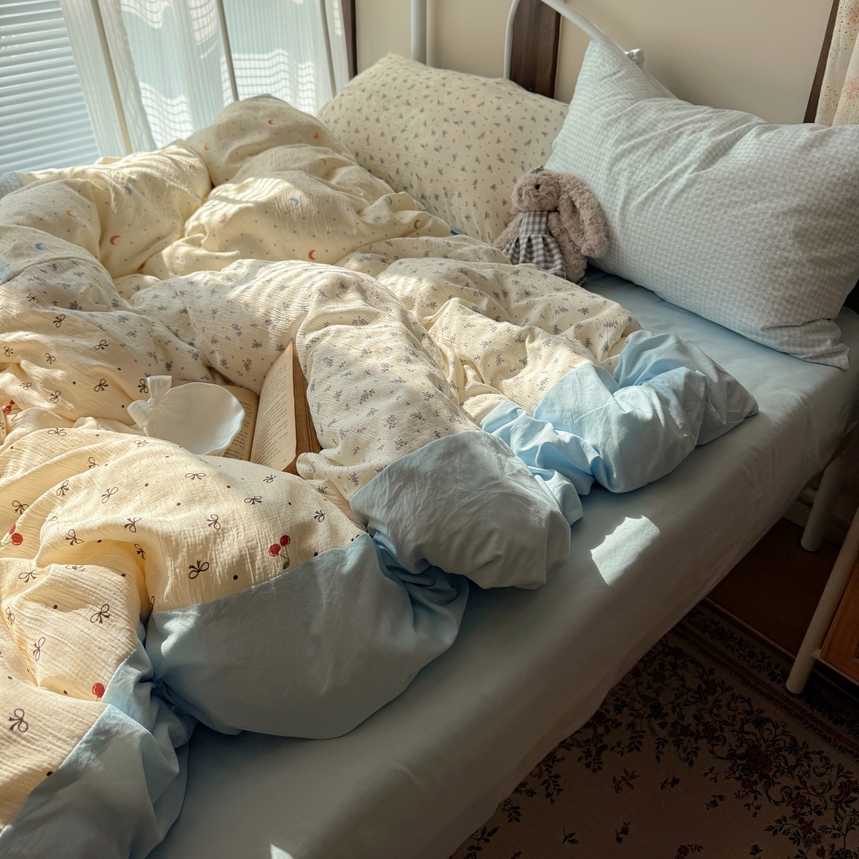 91家纺网 家纺一手货源 找家纺 轻奢坊 2026春夏新款皱皱纱双层纱拼接复古四件套-集梦 集梦奶蓝