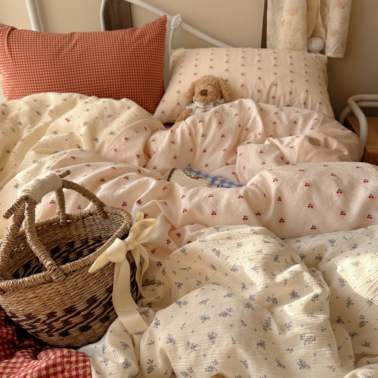 91家纺网 家纺一手货源 找家纺 轻奢坊 2026春夏新款皱皱纱双层纱拼接复古四件套-集梦 集梦糖果