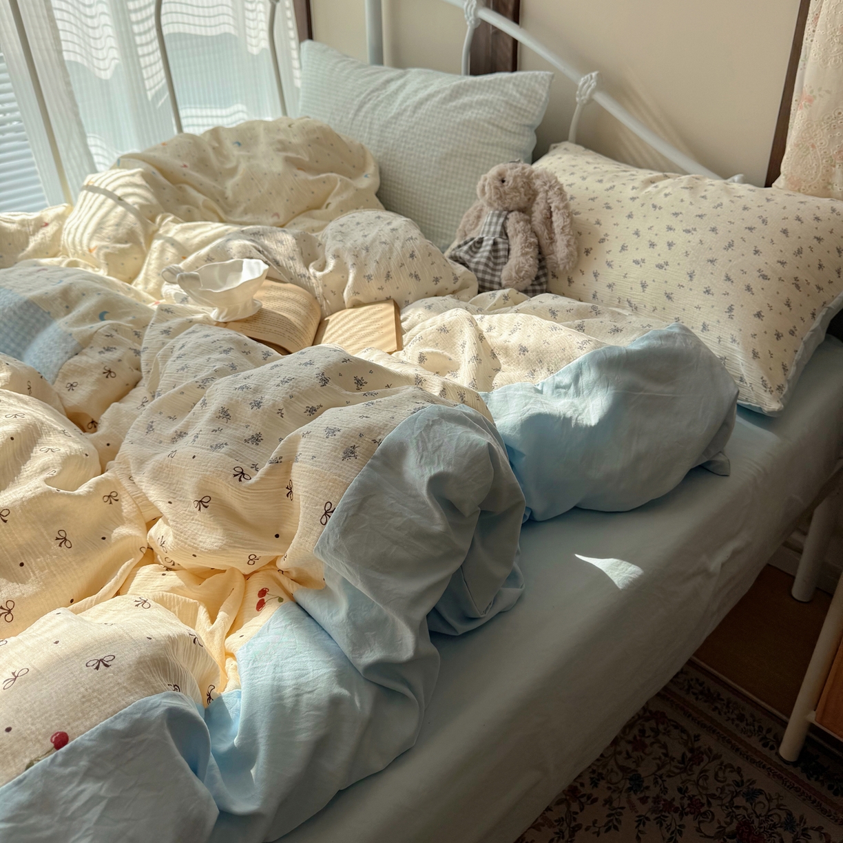 91家纺网 家纺一手货源 找家纺 轻奢坊 2026春夏新款皱皱纱双层纱拼接复古四件套-集梦 集梦奶蓝