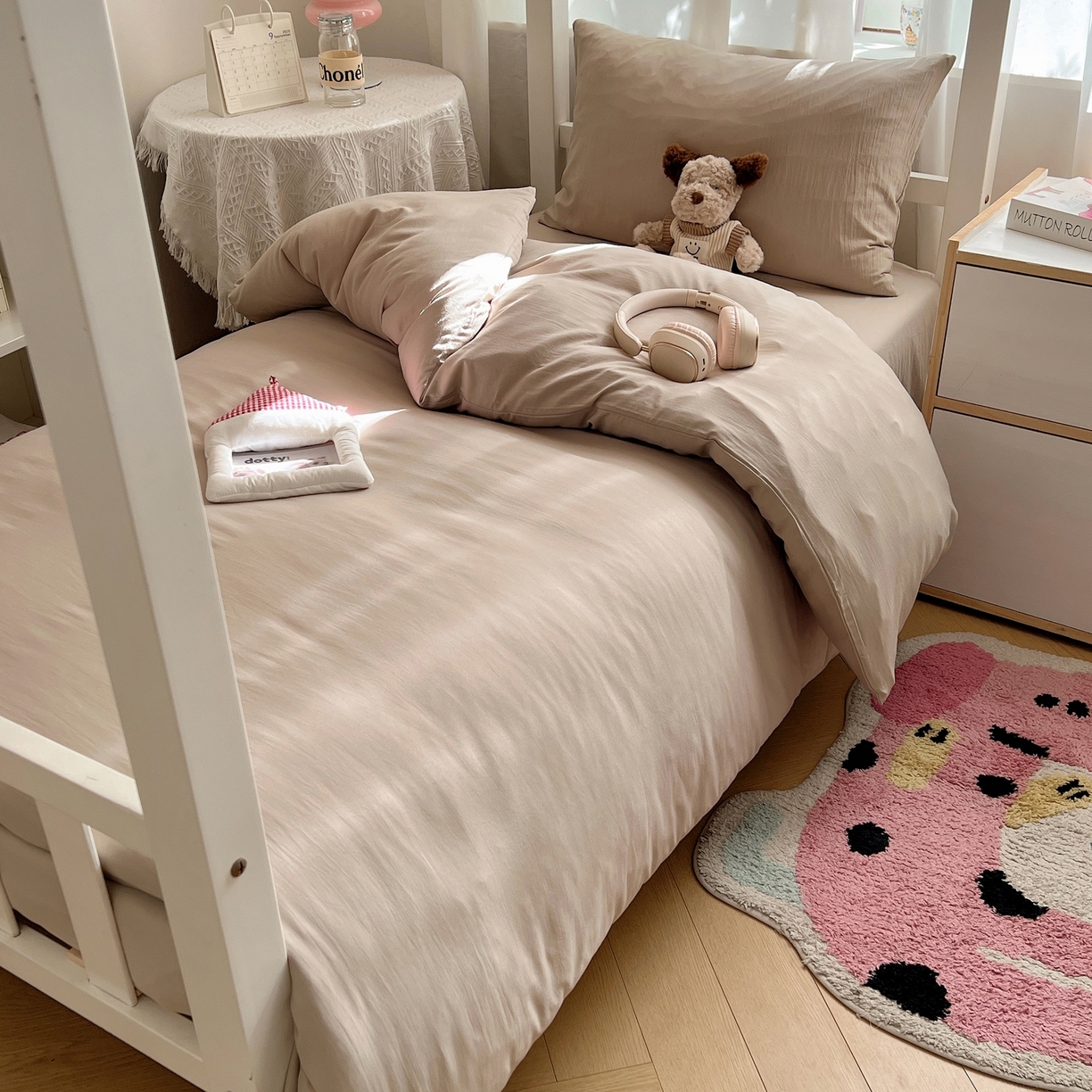 91家纺网 家纺一手货源 找家纺 缦绣阁家纺 2026新款亲肤水洗棉纯色四件套床单被罩被套单件学生宿舍上下铺单人三件套 纯色浅咖