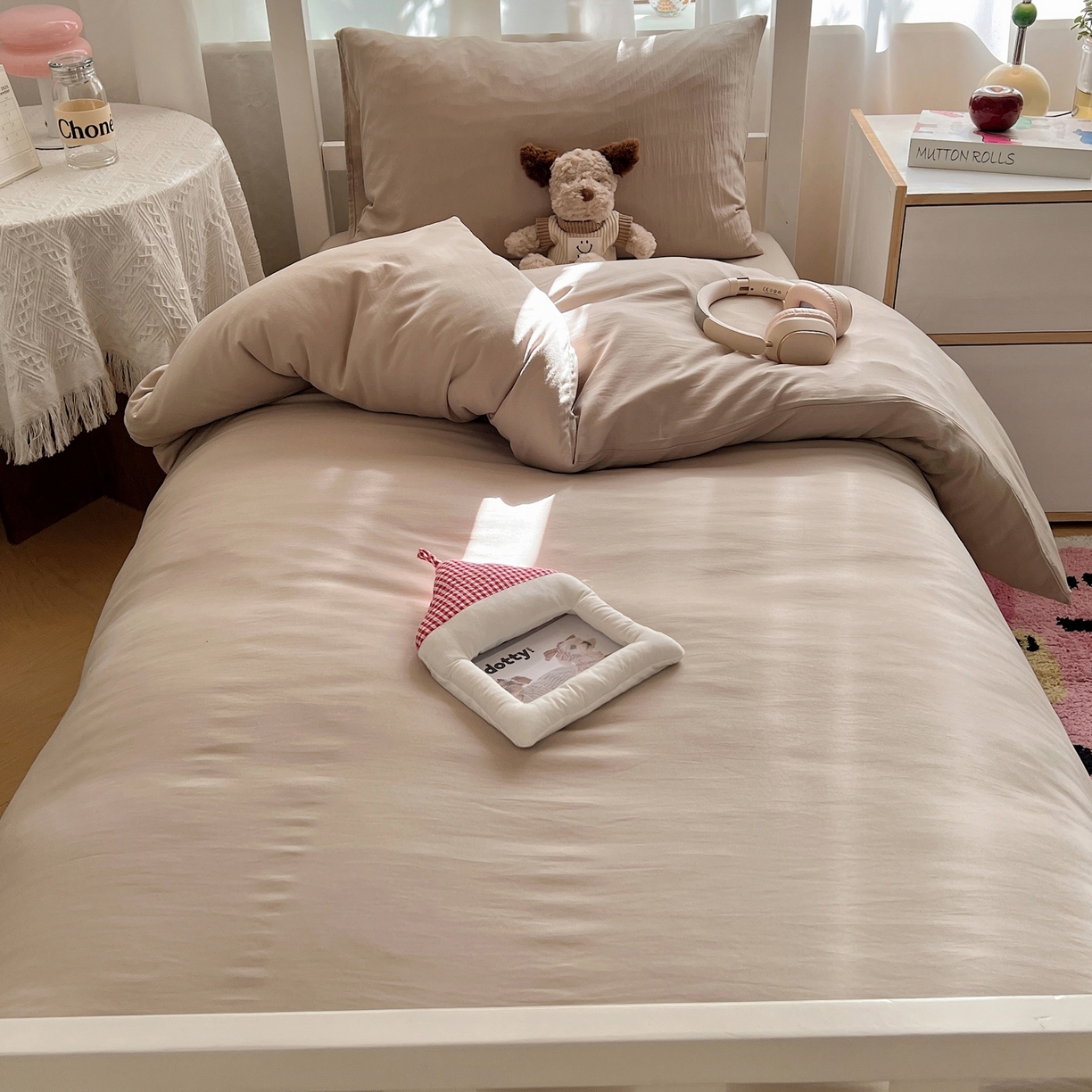 91家纺网 家纺一手货源 找家纺 缦绣阁家纺 2026新款亲肤水洗棉纯色四件套床单被罩被套单件学生宿舍上下铺单人三件套 纯色浅咖