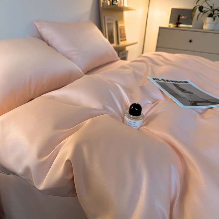 91家纺网 家纺一手货源 找家纺 缦绣阁家纺  2026新款夏季轻奢水洗冰丝四件套真丝简约纯色被罩被套学生宿舍三件套-洛可可系列 洛可可-纯粉