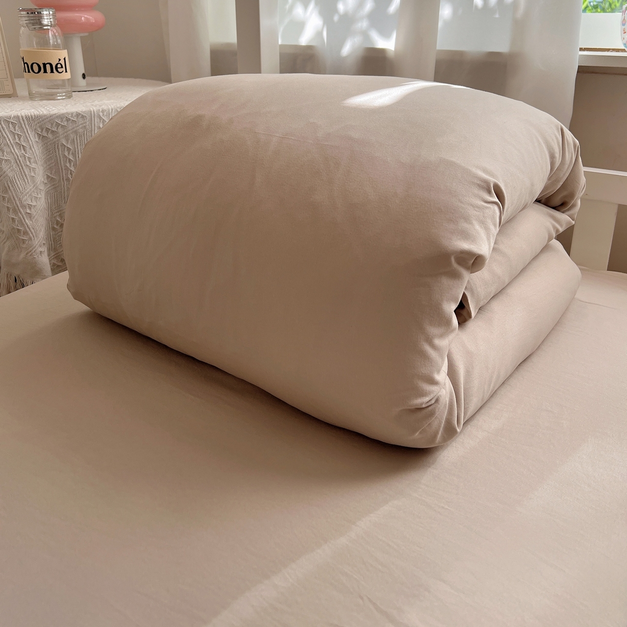 91家纺网 家纺一手货源 找家纺 缦绣阁家纺 2026新款亲肤水洗棉纯色四件套床单被罩被套单件学生宿舍上下铺单人三件套 纯色浅咖