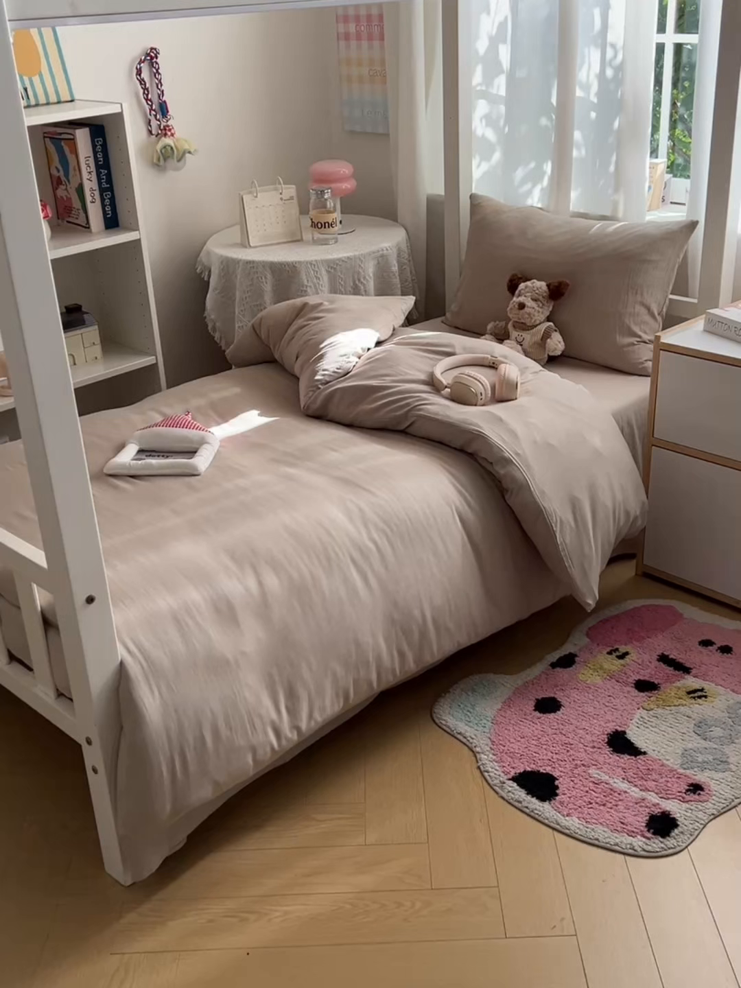 91家纺网 家纺一手货源 找家纺 缦绣阁家纺 2026新款亲肤水洗棉纯色四件套床单被罩被套单件学生宿舍上下铺单人三件套 纯色浅咖