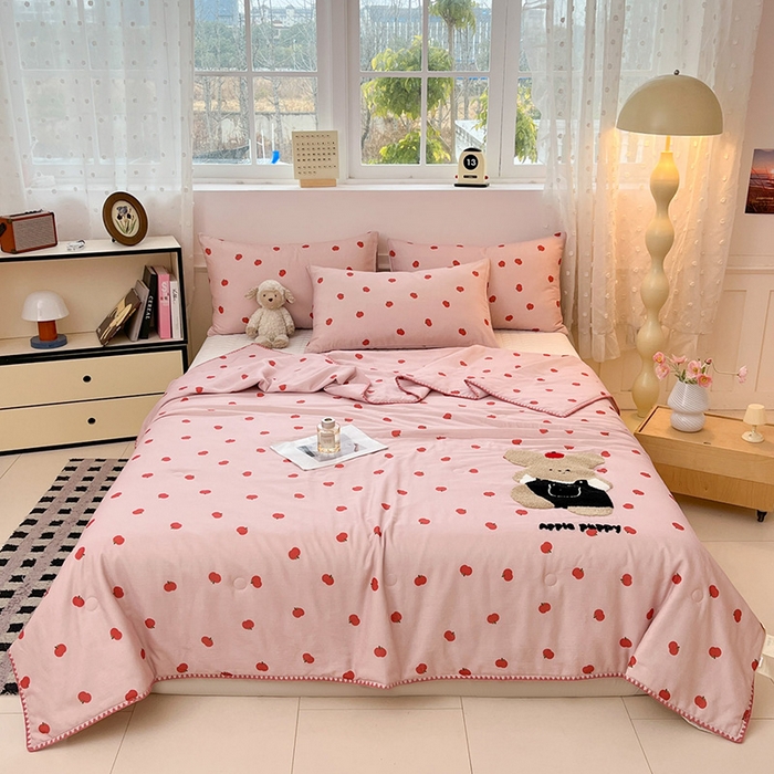 91家纺网 家纺一手货源 找家纺 一加一 2026新款全棉双层纱卡通毛巾绣大豆夏被夏凉被空调被-卡通生活 苹果小狗