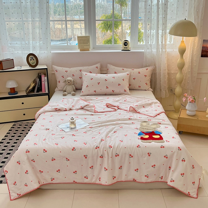 91家纺网 家纺一手货源 找家纺 一加一 2026新款全棉双层纱卡通毛巾绣大豆夏被夏凉被空调被-卡通生活 樱桃小兔