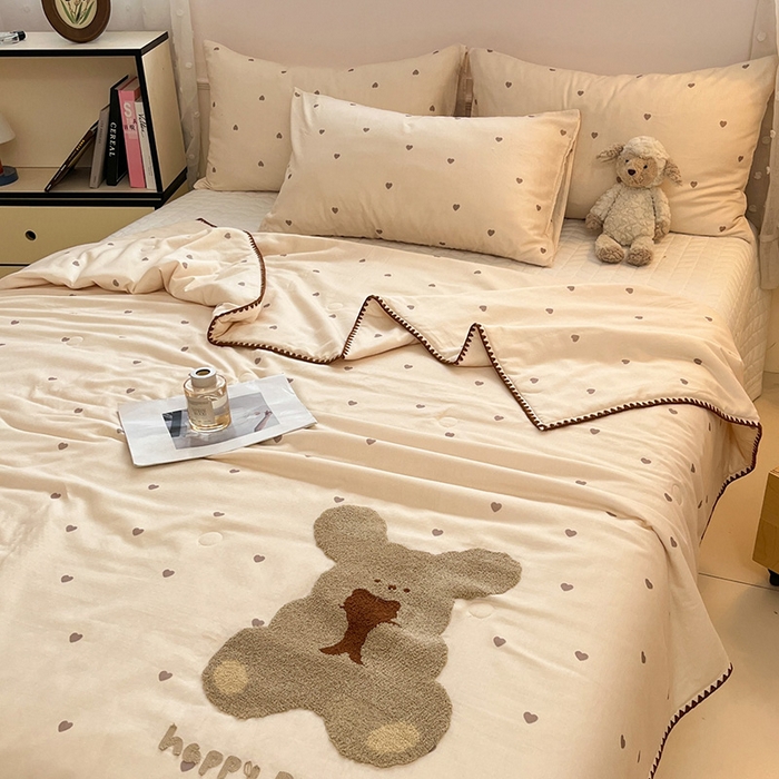 91家纺网 家纺一手货源 找家纺 一加一 2026新款全棉双层纱卡通毛巾绣大豆夏被夏凉被空调被-卡通生活 抱熊小狗