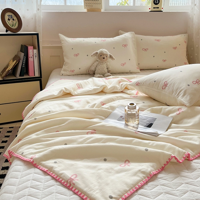 91家纺网 家纺一手货源 找家纺 一加一 2026新款全棉双层纱卡通毛巾绣大豆夏被夏凉被空调被-卡通生活 蝴蝶结小兔