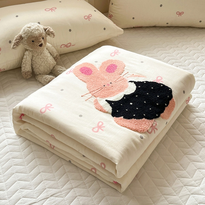 91家纺网 家纺一手货源 找家纺 一加一 2026新款全棉双层纱卡通毛巾绣大豆夏被夏凉被空调被-卡通生活 蝴蝶结小兔
