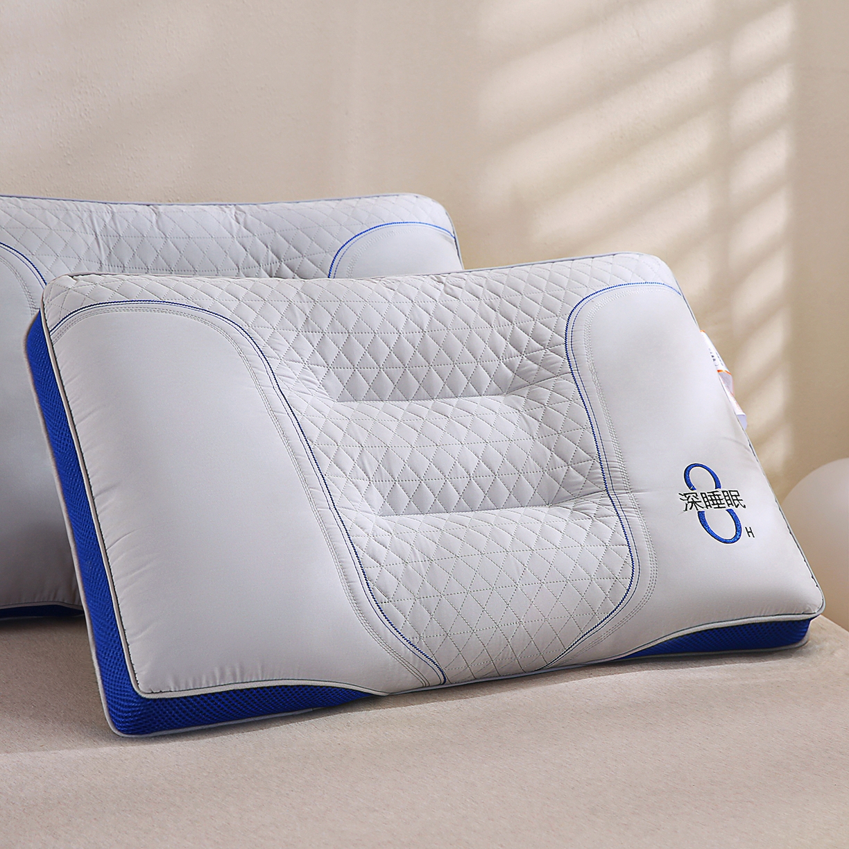 91家纺网 家纺一手货源 找家纺 橘夏家纺 2026新款8小时深睡眠刺绣款枕芯 立体分区透气家用助眠枕头芯 8小时深睡眠刺绣款-灰色