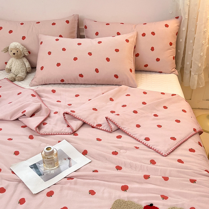 91家纺网 家纺一手货源 找家纺 一加一 2026新款全棉双层纱卡通毛巾绣大豆夏被夏凉被空调被-卡通生活 苹果小狗