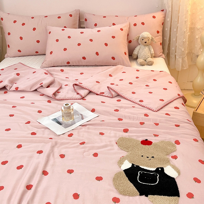 91家纺网 家纺一手货源 找家纺 一加一 2026新款全棉双层纱卡通毛巾绣大豆夏被夏凉被空调被-卡通生活 苹果小狗