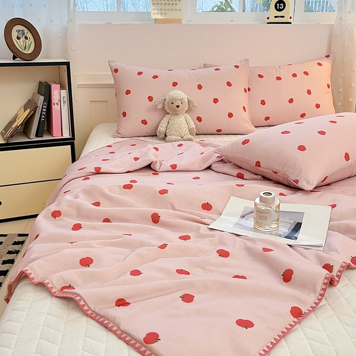 91家纺网 家纺一手货源 找家纺 一加一 2026新款全棉双层纱卡通毛巾绣大豆夏被夏凉被空调被-卡通生活 苹果小狗