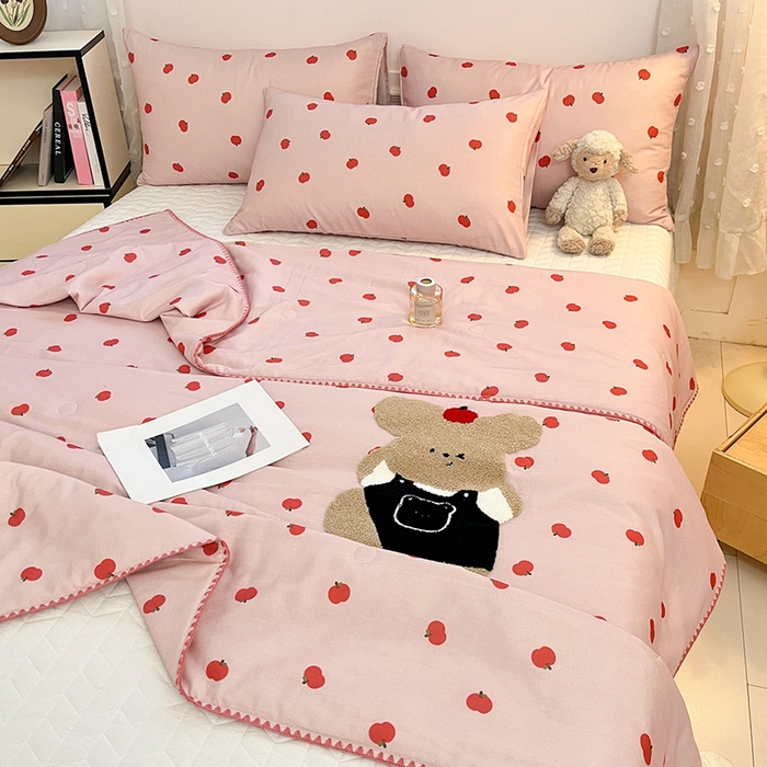 91家纺网 家纺一手货源 找家纺 一加一 2026新款全棉双层纱卡通毛巾绣大豆夏被夏凉被空调被-卡通生活 苹果小狗