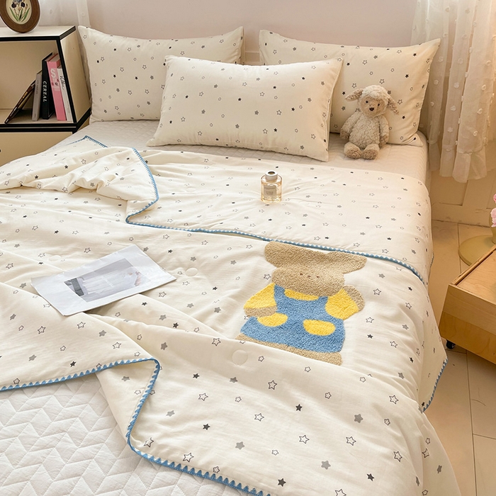 91家纺网 家纺一手货源 找家纺 一加一 2026新款全棉双层纱卡通毛巾绣大豆夏被夏凉被空调被-卡通生活 星星小兔