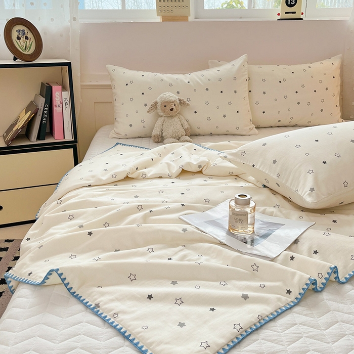 91家纺网 家纺一手货源 找家纺 一加一 2026新款全棉双层纱卡通毛巾绣大豆夏被夏凉被空调被-卡通生活 星星小兔