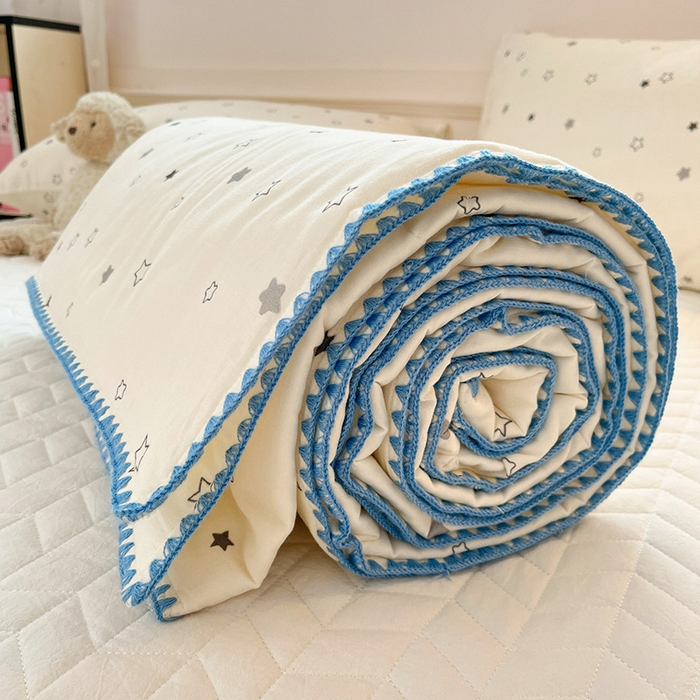 91家纺网 家纺一手货源 找家纺 一加一 2026新款全棉双层纱卡通毛巾绣大豆夏被夏凉被空调被-卡通生活 星星小兔