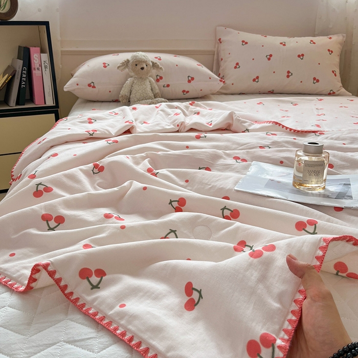 91家纺网 家纺一手货源 找家纺 一加一 2026新款全棉双层纱卡通毛巾绣大豆夏被夏凉被空调被-卡通生活 樱桃小兔