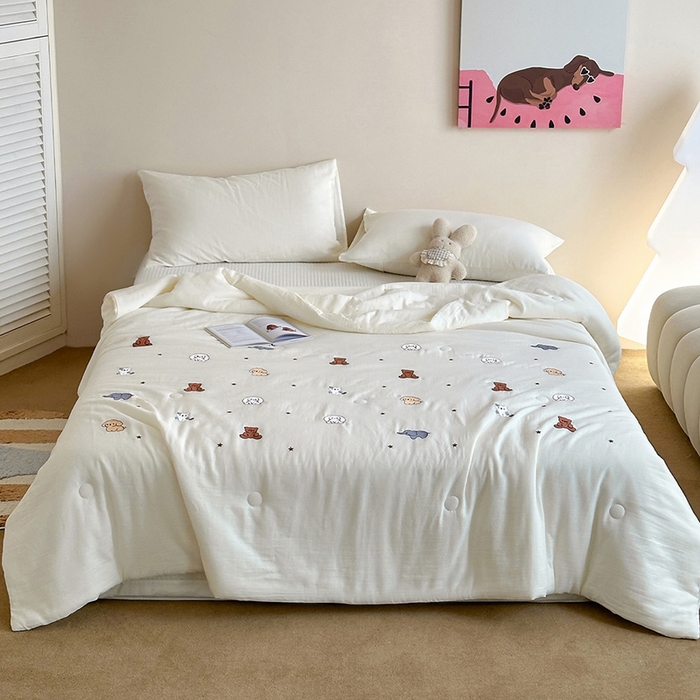 91家纺网 家纺一手货源 找家纺 （总）一加一 2026新款全棉双层纱刺绣大豆夏被-棉纱萌趣