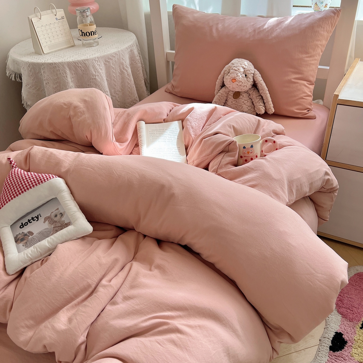 91家纺网 家纺一手货源 找家纺 缦绣阁家纺 2026新款亲肤水洗棉纯色四件套床单被罩被套单件学生宿舍上下铺单人三件套 纯色桃粉
