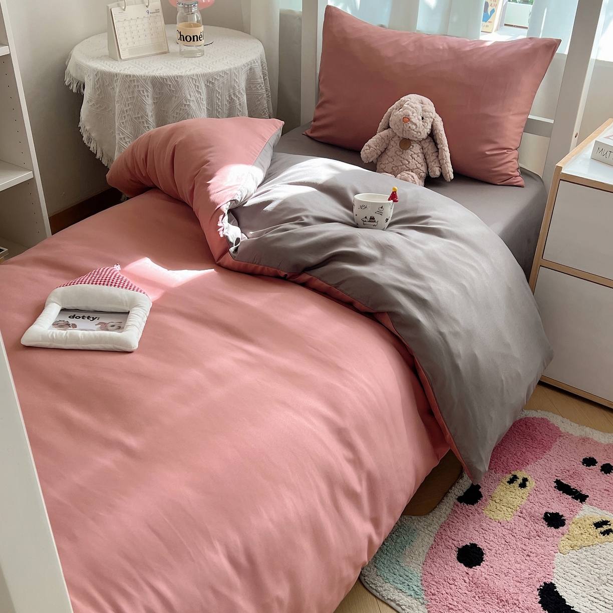 91家纺网 家纺一手货源 找家纺 缦绣阁家纺 2026新款亲肤水洗棉纯色四件套床单被罩被套单件学生宿舍上下铺单人三件套 豆沙浅灰