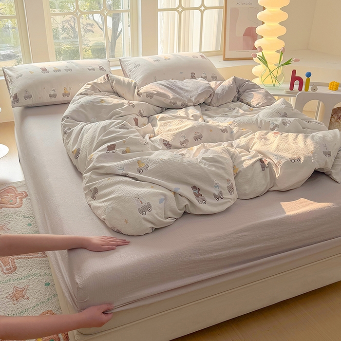 91家纺网 家纺一手货源 找家纺 悠米悠家 2026新款亲肤舒适木棉双层纱印花四件套 云间小铁道