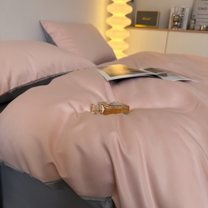 91家纺网 家纺一手货源 找家纺 缦绣阁家纺  2026新款夏季轻奢水洗冰丝四件套真丝简约纯色被罩被套学生宿舍三件套-洛可可系列 洛可可-粉色+银灰