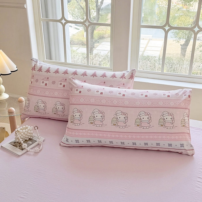 91家纺网 家纺一手货源 找家纺 悠米悠家 2026新款亲肤舒适木棉双层纱印花四件套 Kitty冬日甜梦