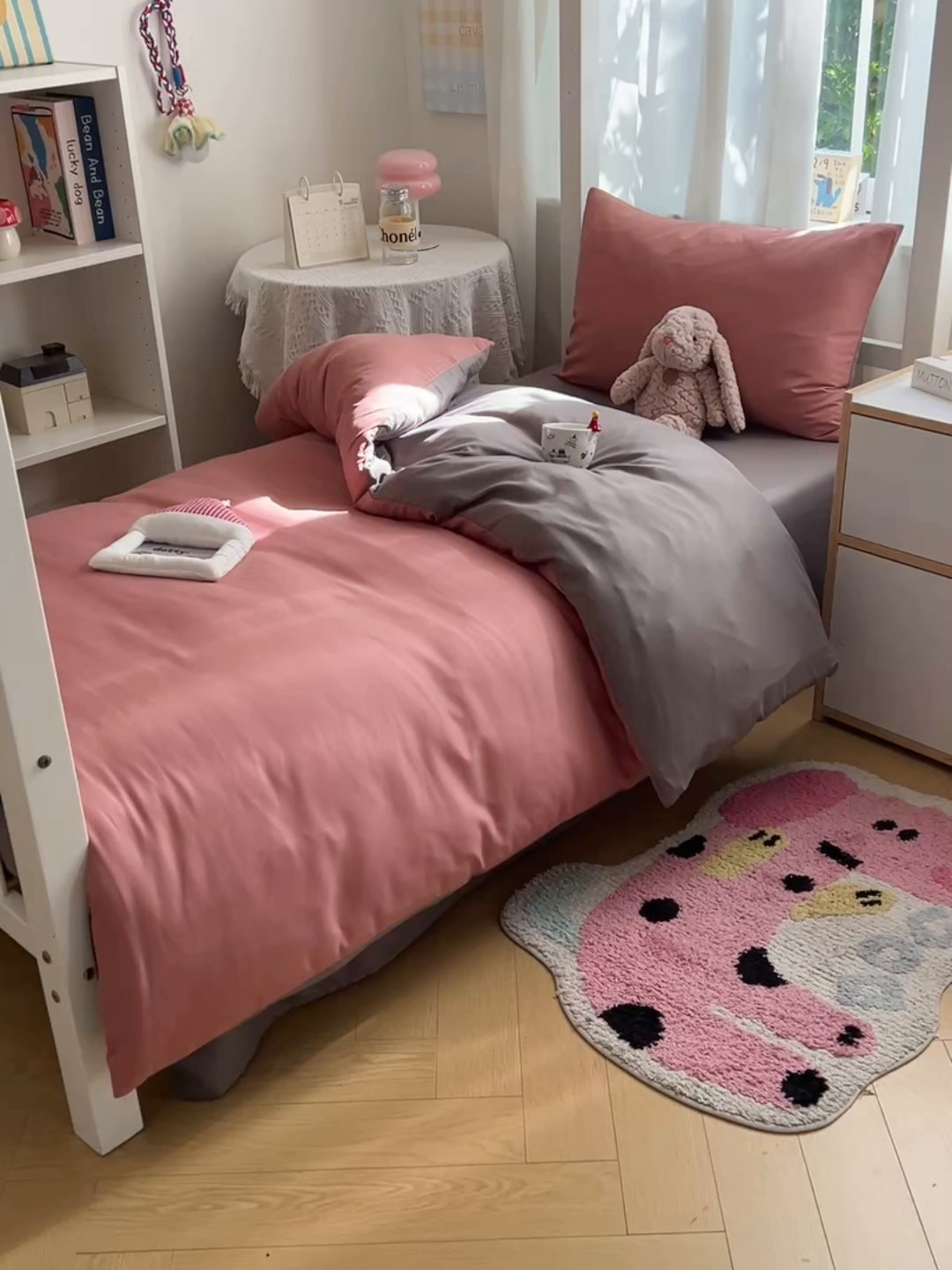 91家纺网 家纺一手货源 找家纺 缦绣阁家纺 2026新款亲肤水洗棉纯色四件套床单被罩被套单件学生宿舍上下铺单人三件套 豆沙浅灰