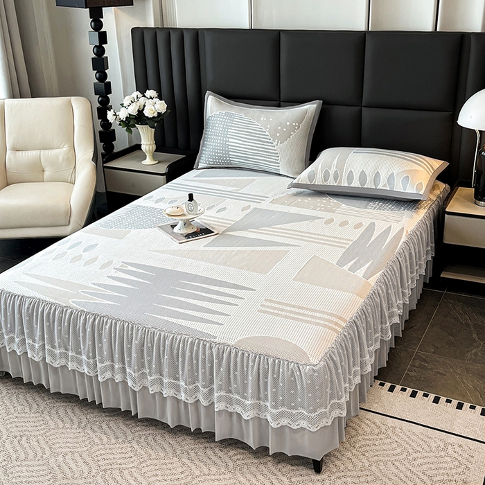 91家纺网 家纺一手货源 找家纺 宜派家纺 2026新款几何PE凉感丝床裙款凉席三件套 几何灰-床裙