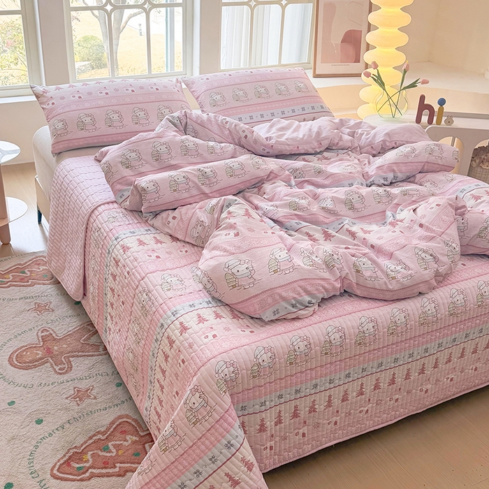 91家纺网 家纺一手货源 找家纺 悠米悠家 2026新款亲肤舒适木棉双层纱印花四件套 Kitty冬日甜梦