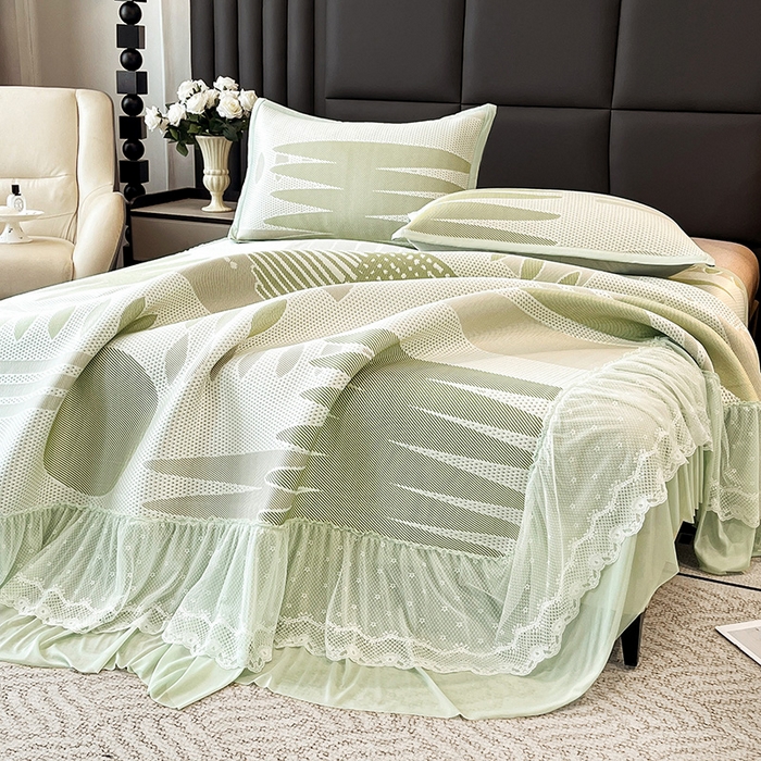 91家纺网 家纺一手货源 找家纺 宜派家纺 2026新款几何PE凉感丝床裙款凉席三件套 几何绿-床裙