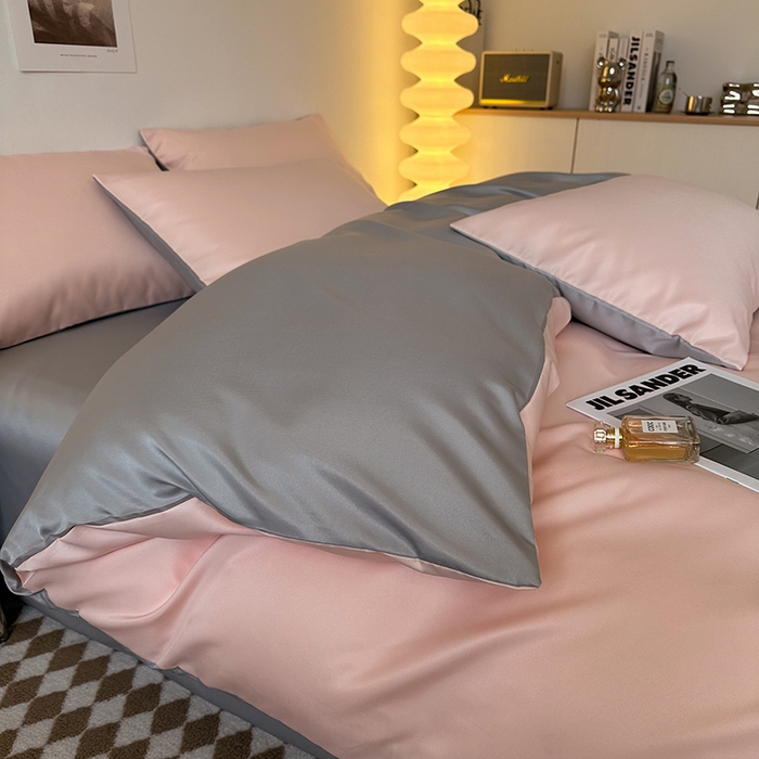 91家纺网 家纺一手货源 找家纺 缦绣阁家纺  2026新款夏季轻奢水洗冰丝四件套真丝简约纯色被罩被套学生宿舍三件套-洛可可系列 洛可可-粉色+银灰
