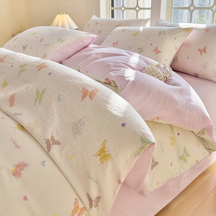 91家纺网 家纺一手货源 找家纺 悠米悠家 2026新款亲肤舒适木棉双层纱印花四件套 温软蝶梦