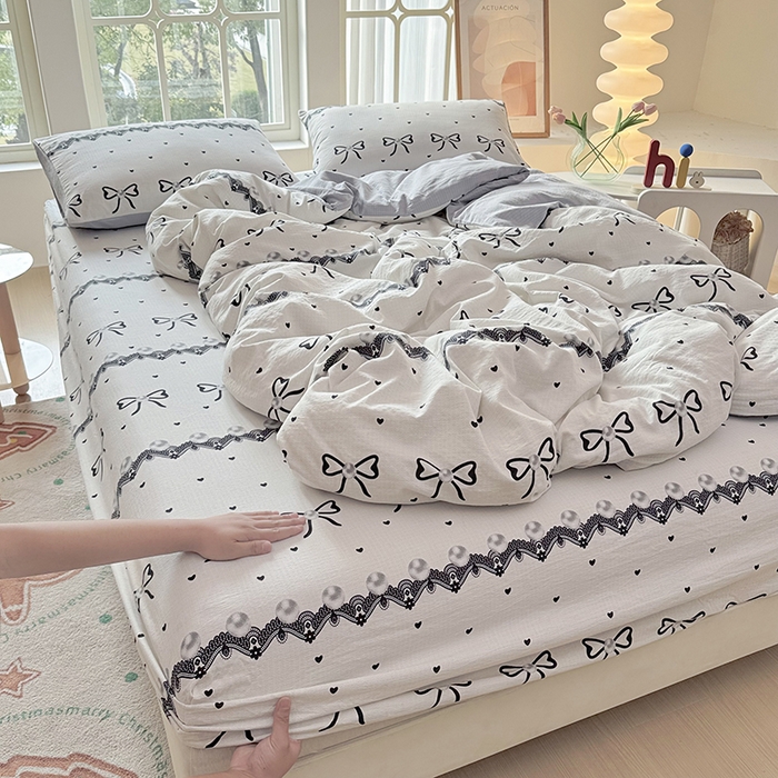 91家纺网 家纺一手货源 找家纺 悠米悠家 2026新款亲肤舒适木棉双层纱印花四件套 赫本日记