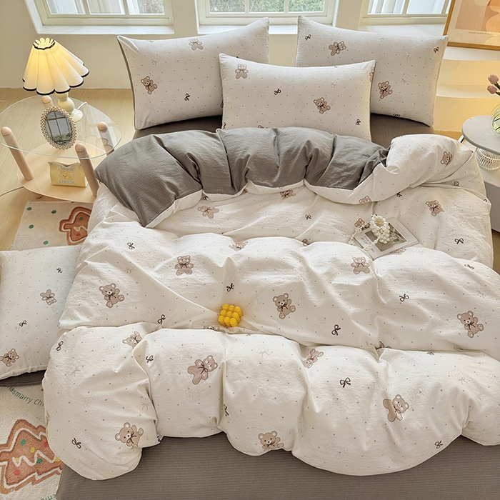 91家纺网 家纺一手货源 找家纺 悠米悠家 2026新款亲肤舒适木棉双层纱印花四件套 可可萌熊