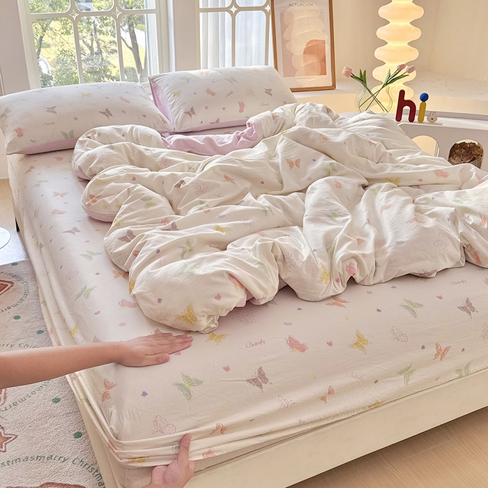 91家纺网 家纺一手货源 找家纺 悠米悠家 2026新款亲肤舒适木棉双层纱印花四件套 温软蝶梦