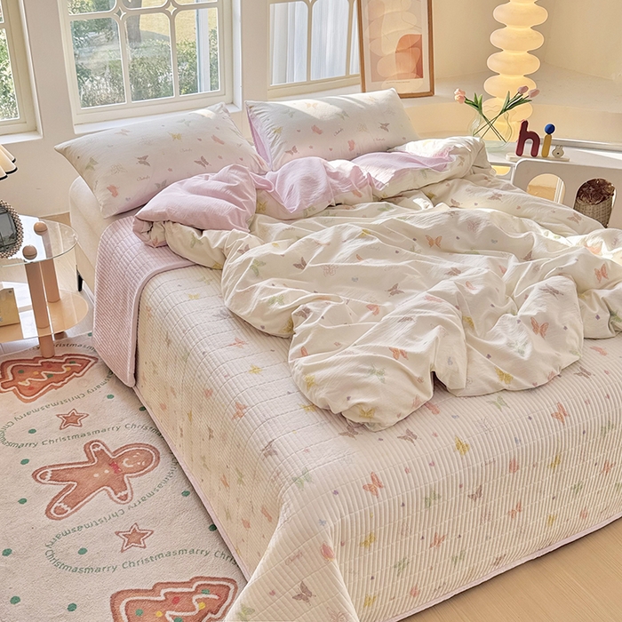 91家纺网 家纺一手货源 找家纺 悠米悠家 2026新款亲肤舒适木棉双层纱印花四件套 温软蝶梦