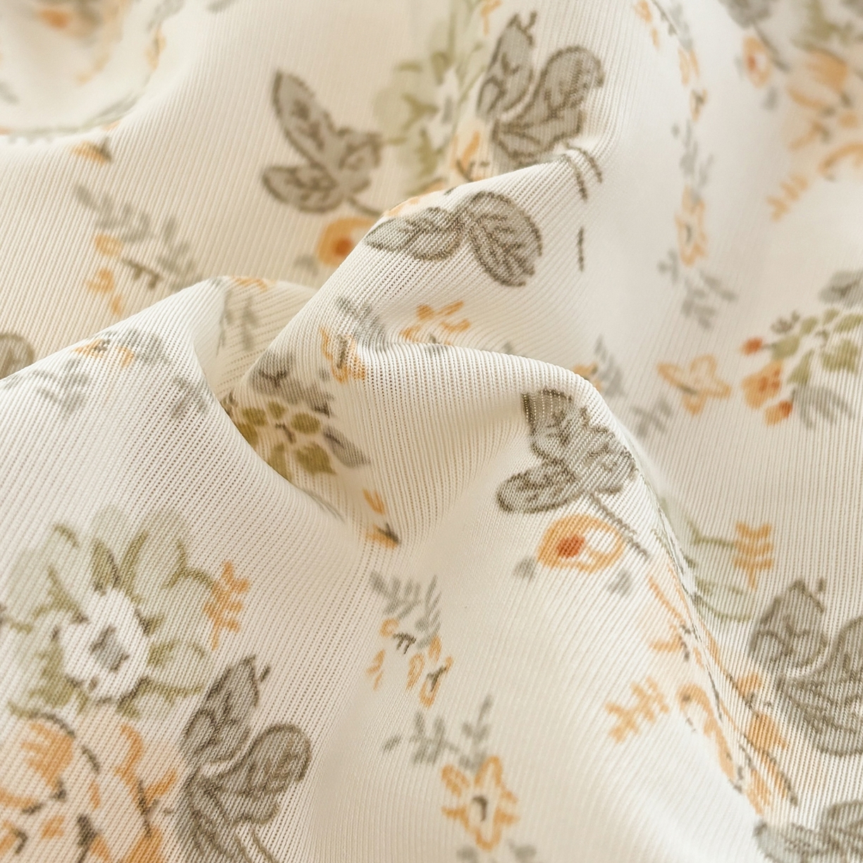 91家纺网 家纺一手货源 找家纺 优悦生活馆 2026新款花边款锦氨凉感丝夏被 栗花