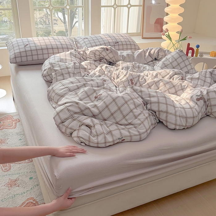 91家纺网 家纺一手货源 找家纺 悠米悠家 2026新款亲肤舒适木棉双层纱印花四件套 云樱格语