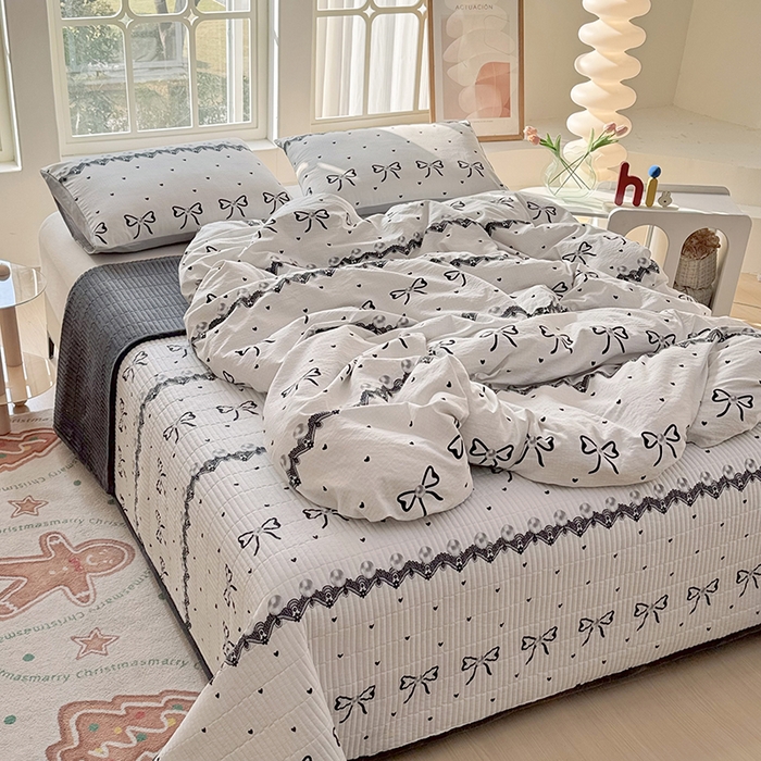 91家纺网 家纺一手货源 找家纺 悠米悠家 2026新款亲肤舒适木棉双层纱印花四件套 赫本日记