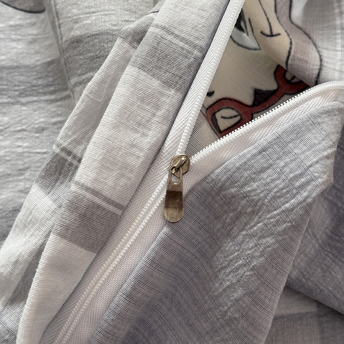 91家纺网 家纺一手货源 找家纺 悠米悠家 2026新款亲肤舒适木棉双层纱印花四件套 萌趣LABUBU