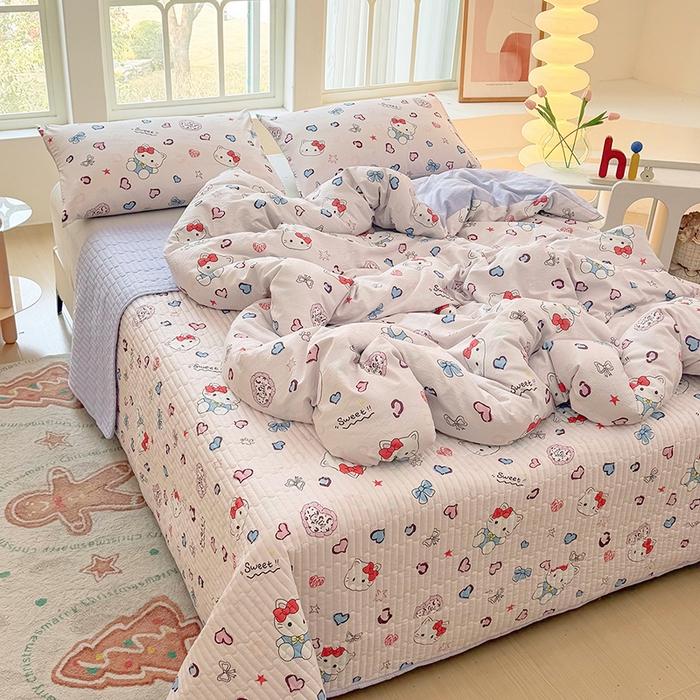 91家纺网 家纺一手货源 找家纺 悠米悠家 2026新款亲肤舒适木棉双层纱印花四件套 甜心Kitty日记