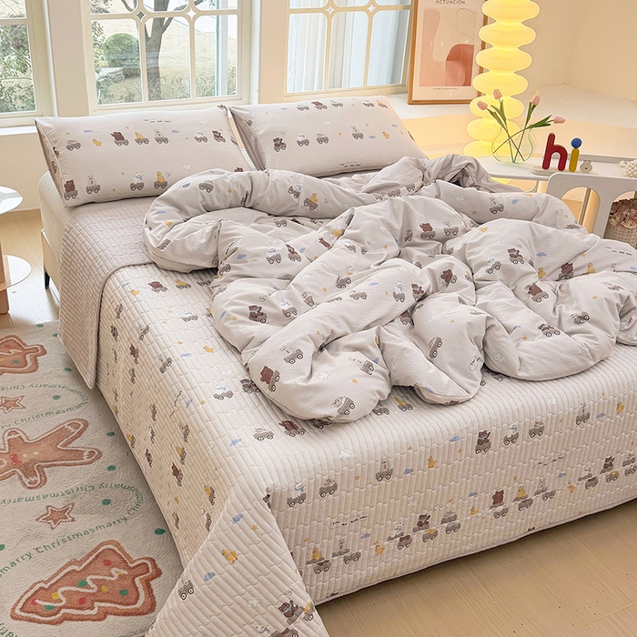 91家纺网 家纺一手货源 找家纺 悠米悠家 2026新款亲肤舒适木棉双层纱印花四件套 云间小铁道