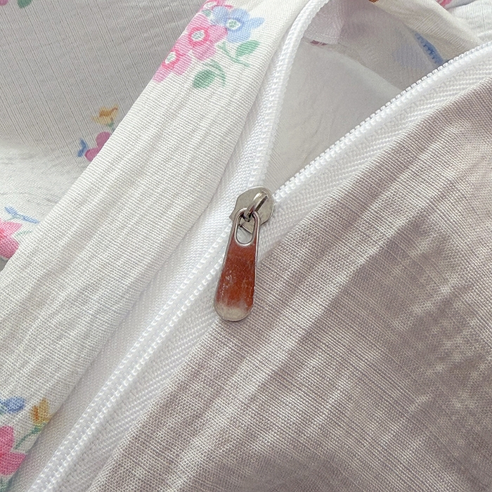 91家纺网 家纺一手货源 找家纺 悠米悠家 2026新款亲肤舒适木棉双层纱印花四件套 花漾萌宠