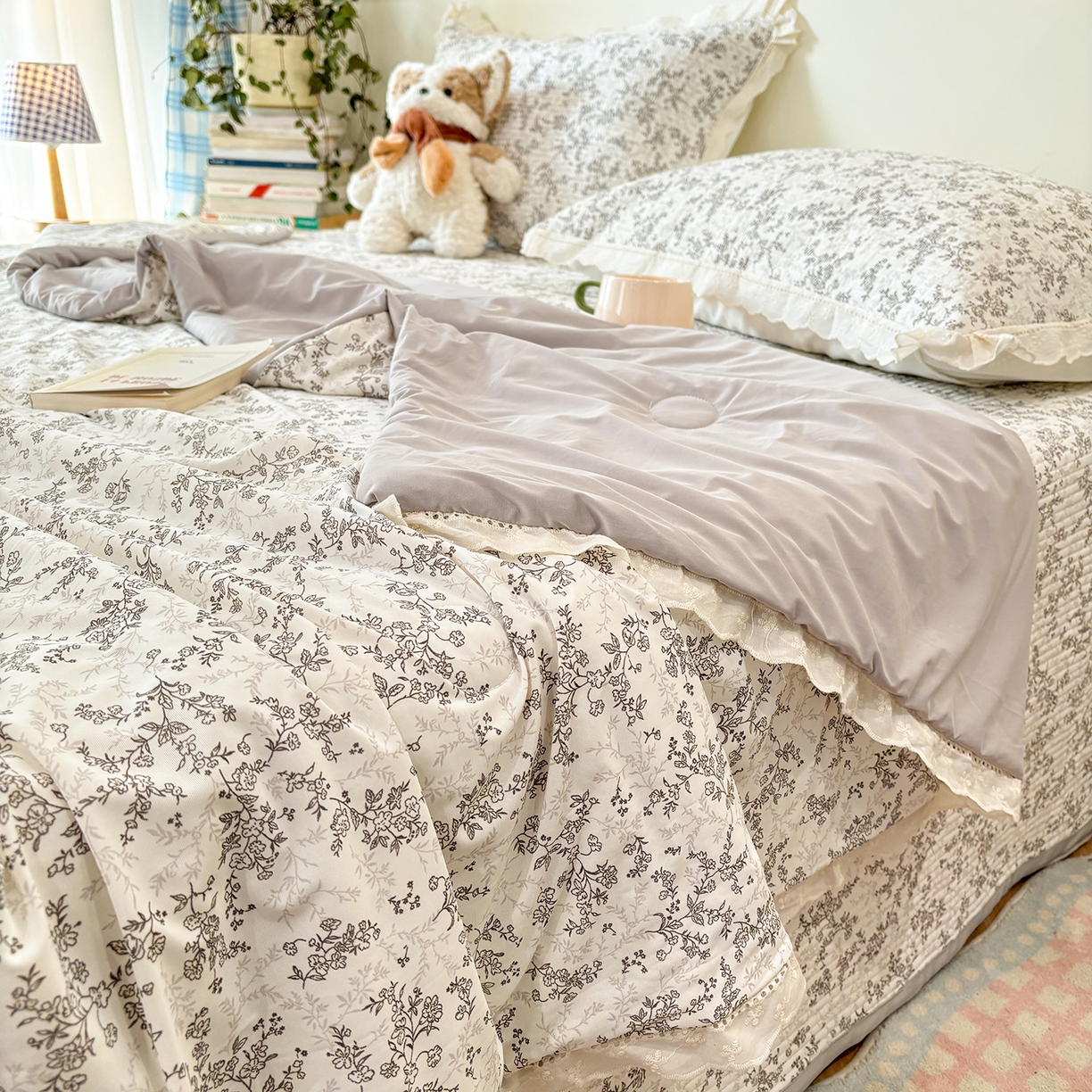 91家纺网 家纺一手货源 找家纺 优悦生活馆 2026新款花边款锦氨凉感丝夏被 素锦