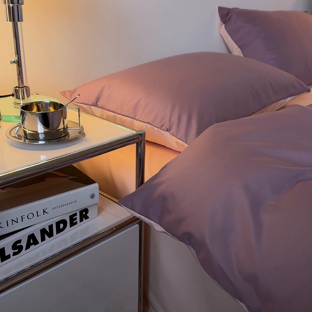 91家纺网 家纺一手货源 找家纺 缦绣阁家纺  2026新款夏季轻奢水洗冰丝四件套真丝简约纯色被罩被套学生宿舍三件套-洛可可系列 洛可可-浅紫+粉