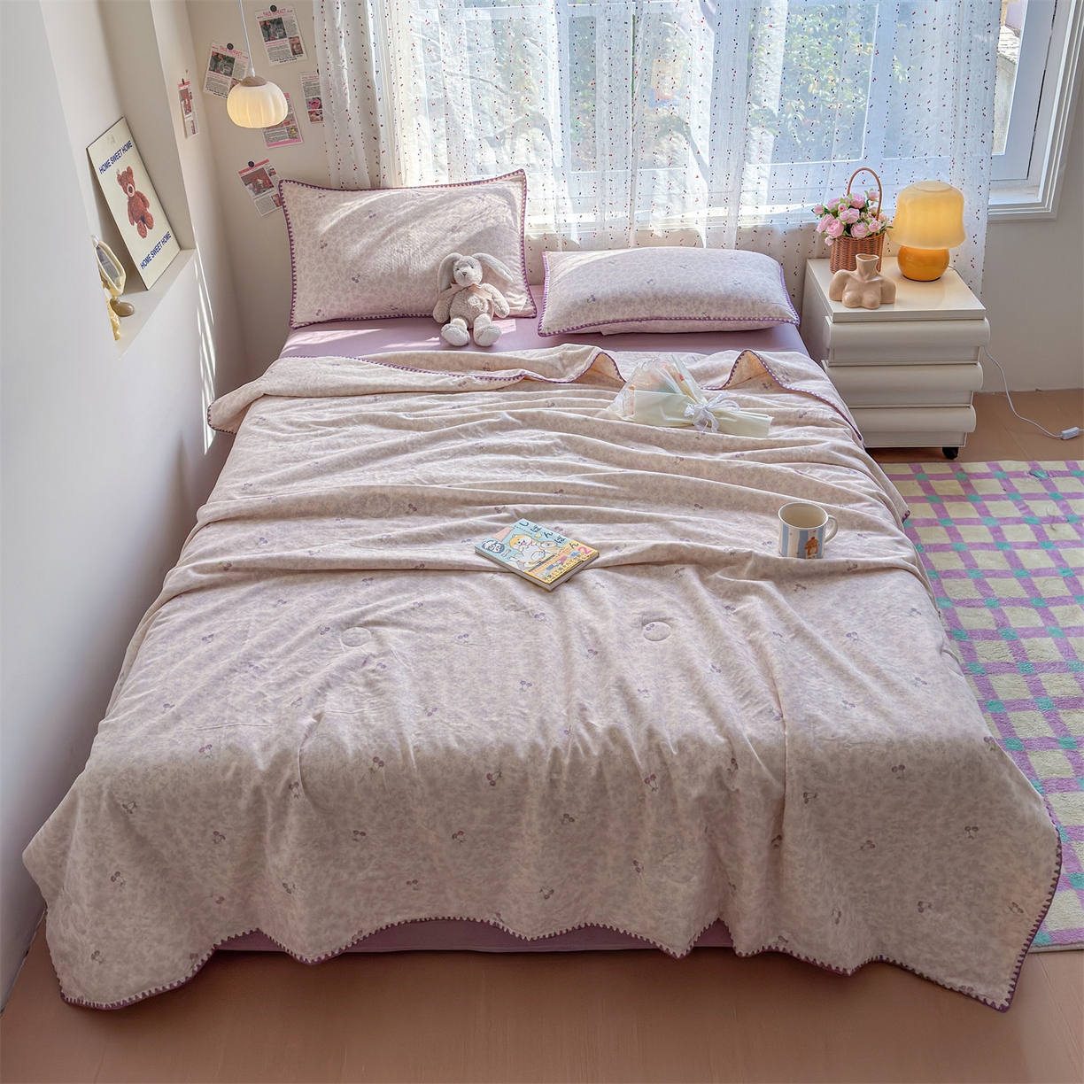 91家纺网 家纺一手货源 找家纺 被窝家纺 2026春夏新款贝壳边全棉双层纱大豆夏凉被空调被夏被四件套 车厘子