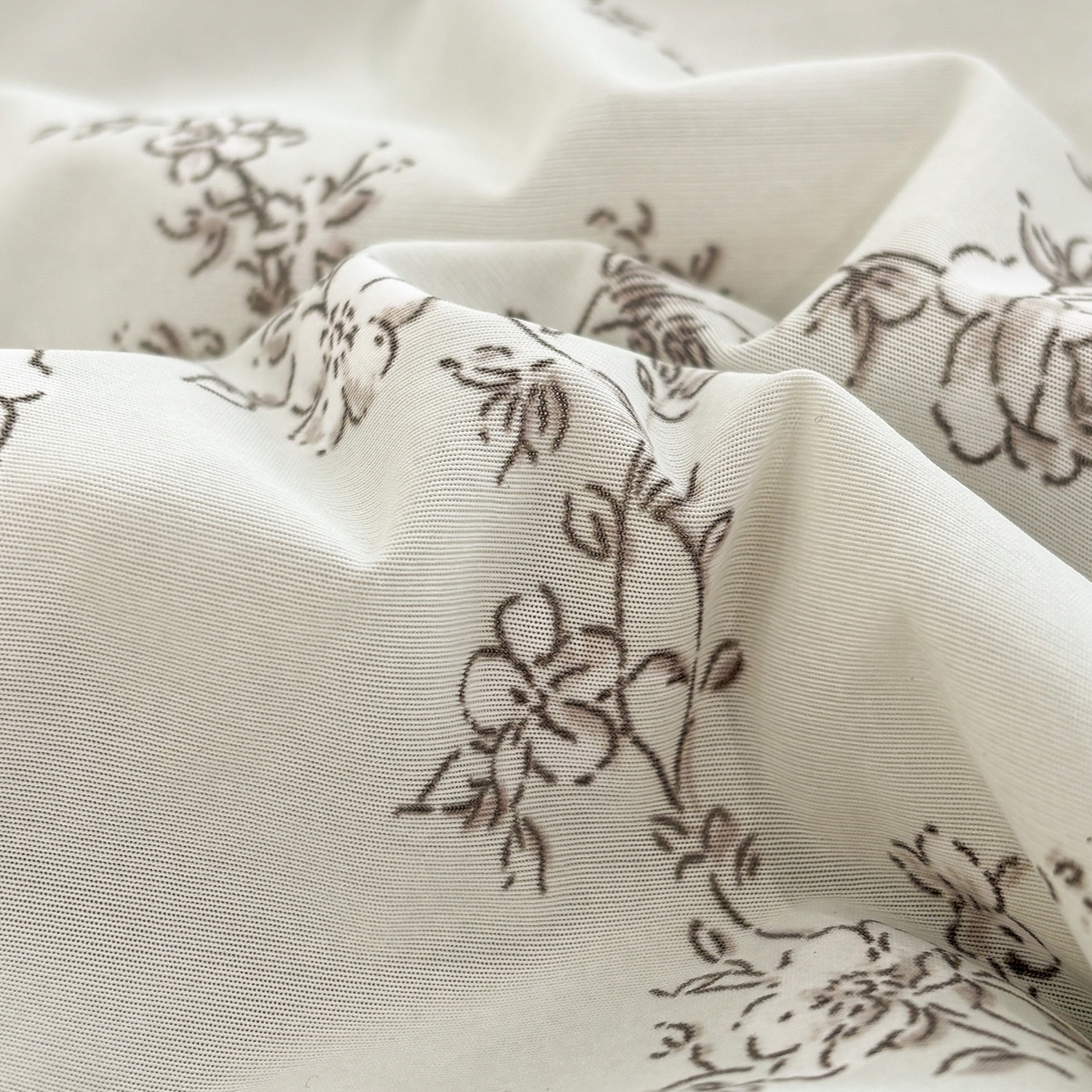 91家纺网 家纺一手货源 找家纺 优悦生活馆 2026新款花边款锦氨凉感丝夏被 紫雾